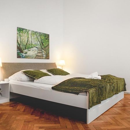 Apartament Commodious 3Br Apt. Ideal For Families And Friends Wiedeń Zewnętrze zdjęcie
