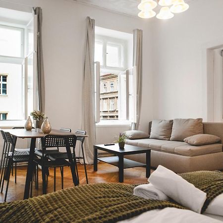 Apartament Commodious 3Br Apt. Ideal For Families And Friends Wiedeń Zewnętrze zdjęcie