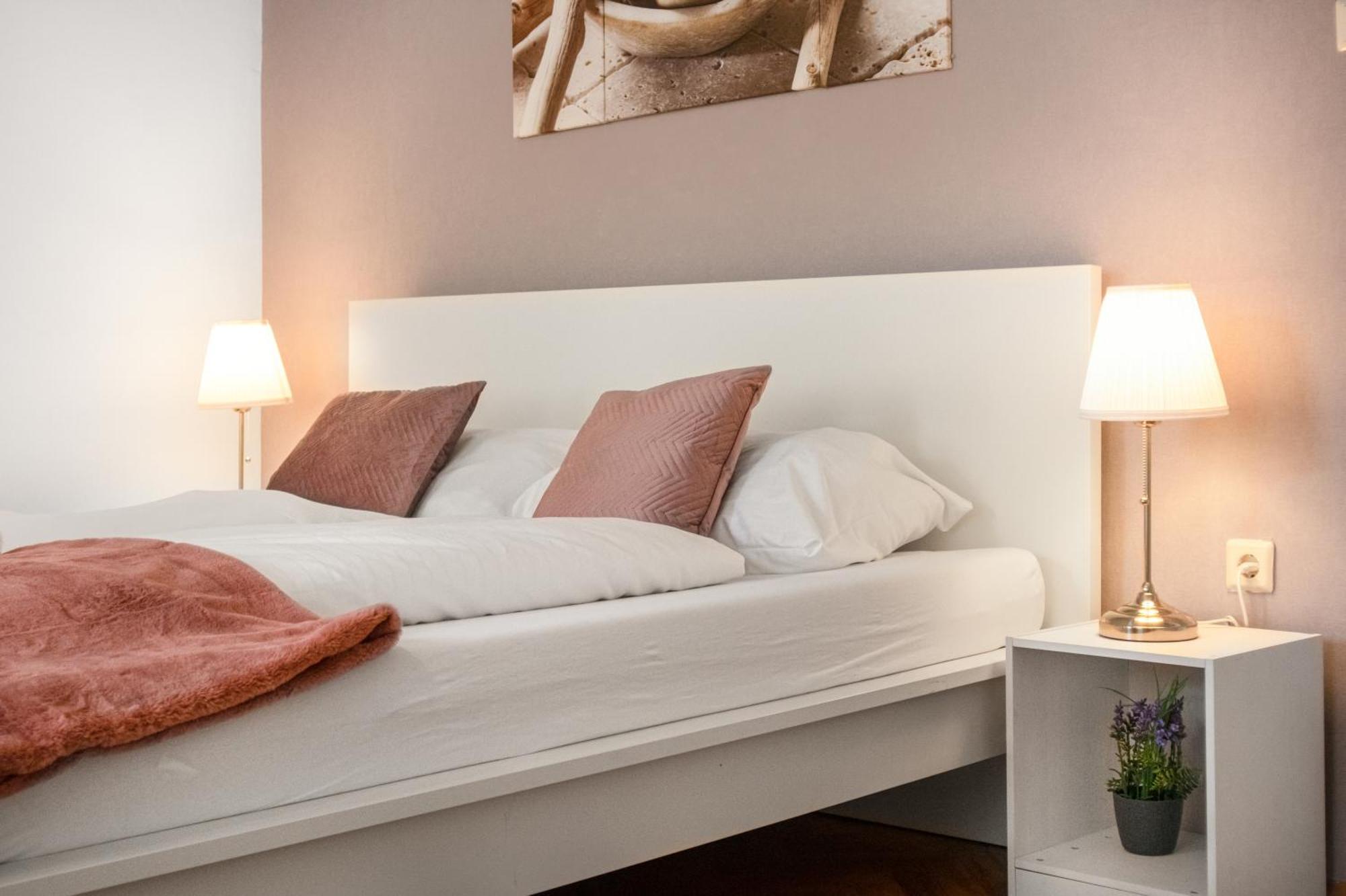 Apartament Commodious 3Br Apt. Ideal For Families And Friends Wiedeń Zewnętrze zdjęcie